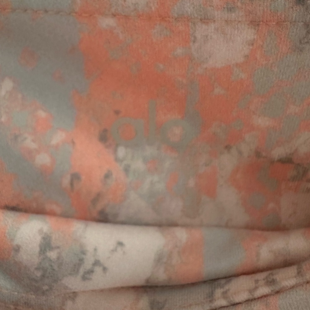 ALO Yoga Leggings - Picture 6 of 9